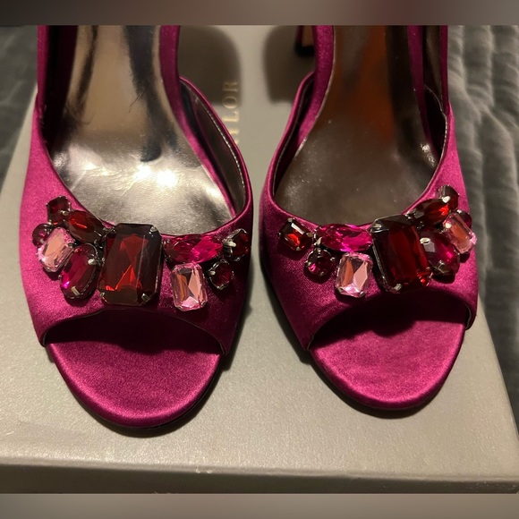 Ann Taylor Sophia Dorsey Satin Heels w/ Stones Sz: 9M (Matching Purse included) - Picture 7 of 8